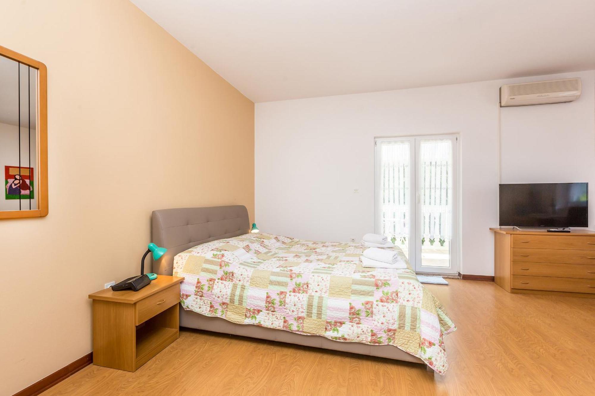 Guest House Antonella Malinska Ngoại thất bức ảnh
